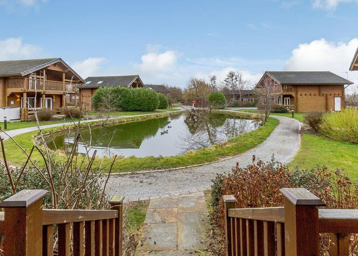 Woodland Lakes Lodges Thirsk Bagian luar foto