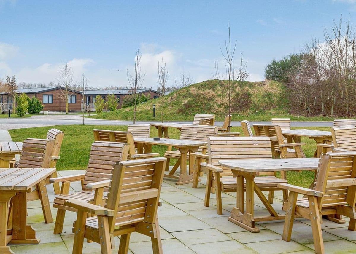 Woodland Lakes Lodges Thirsk Bagian luar foto