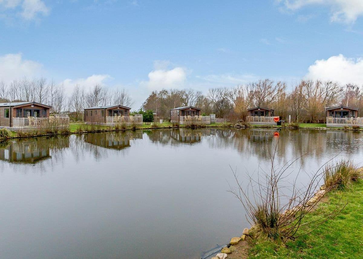Woodland Lakes Lodges Thirsk Bagian luar foto