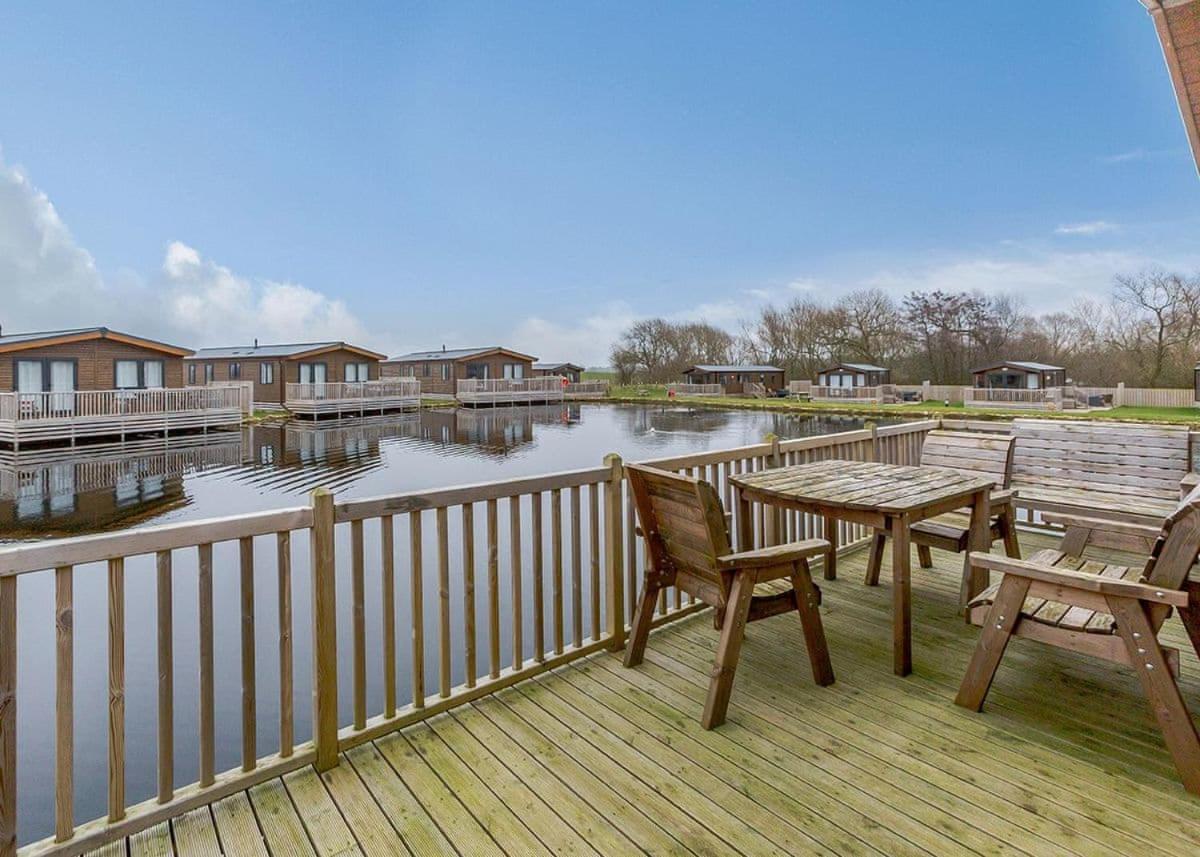 Woodland Lakes Lodges Thirsk Bagian luar foto