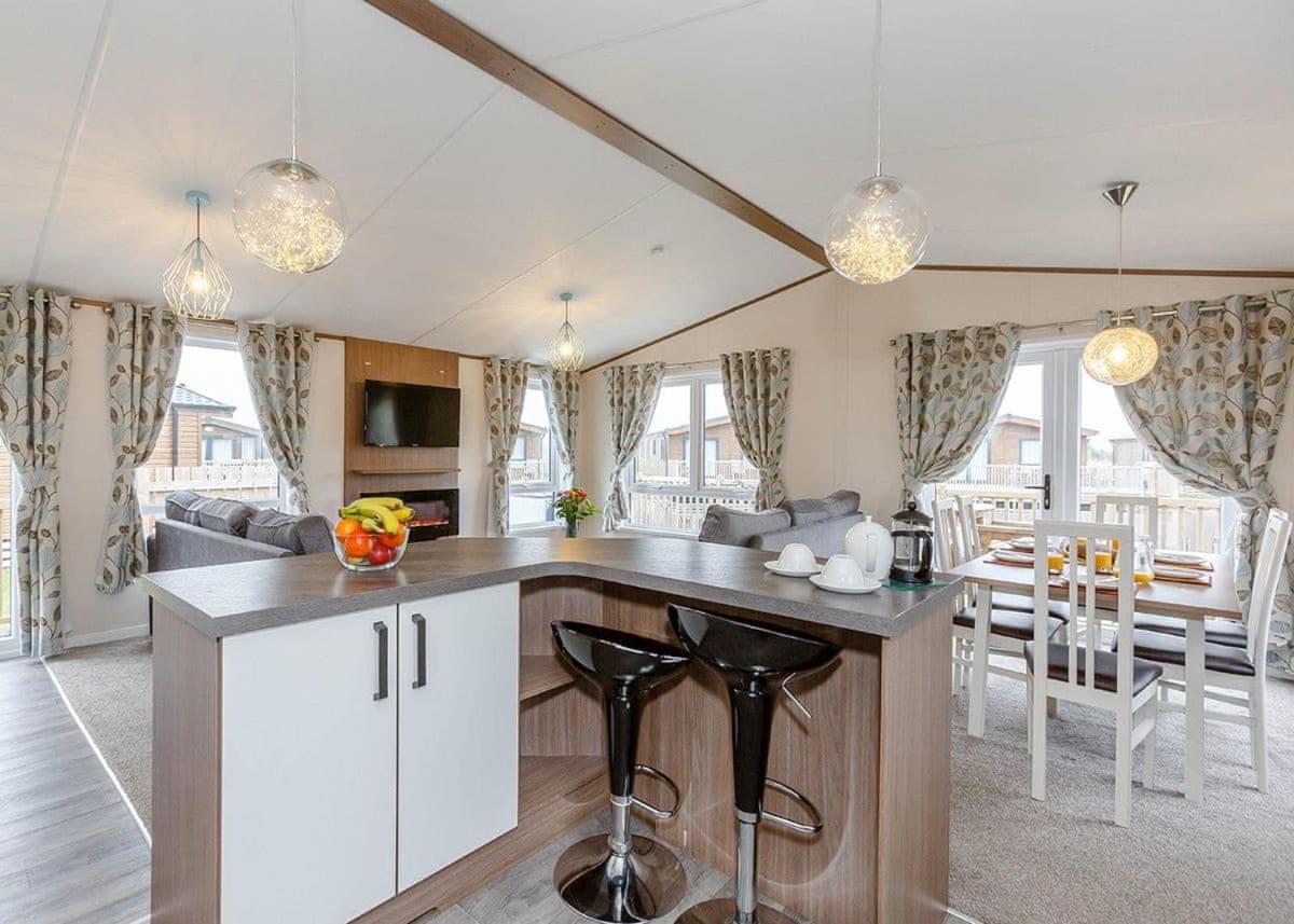 Woodland Lakes Lodges Thirsk Bagian luar foto