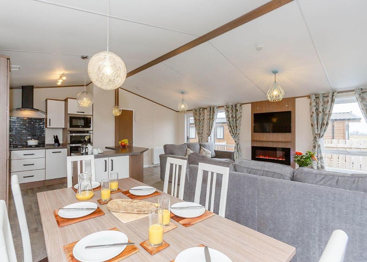 Woodland Lakes Lodges Thirsk Bagian luar foto